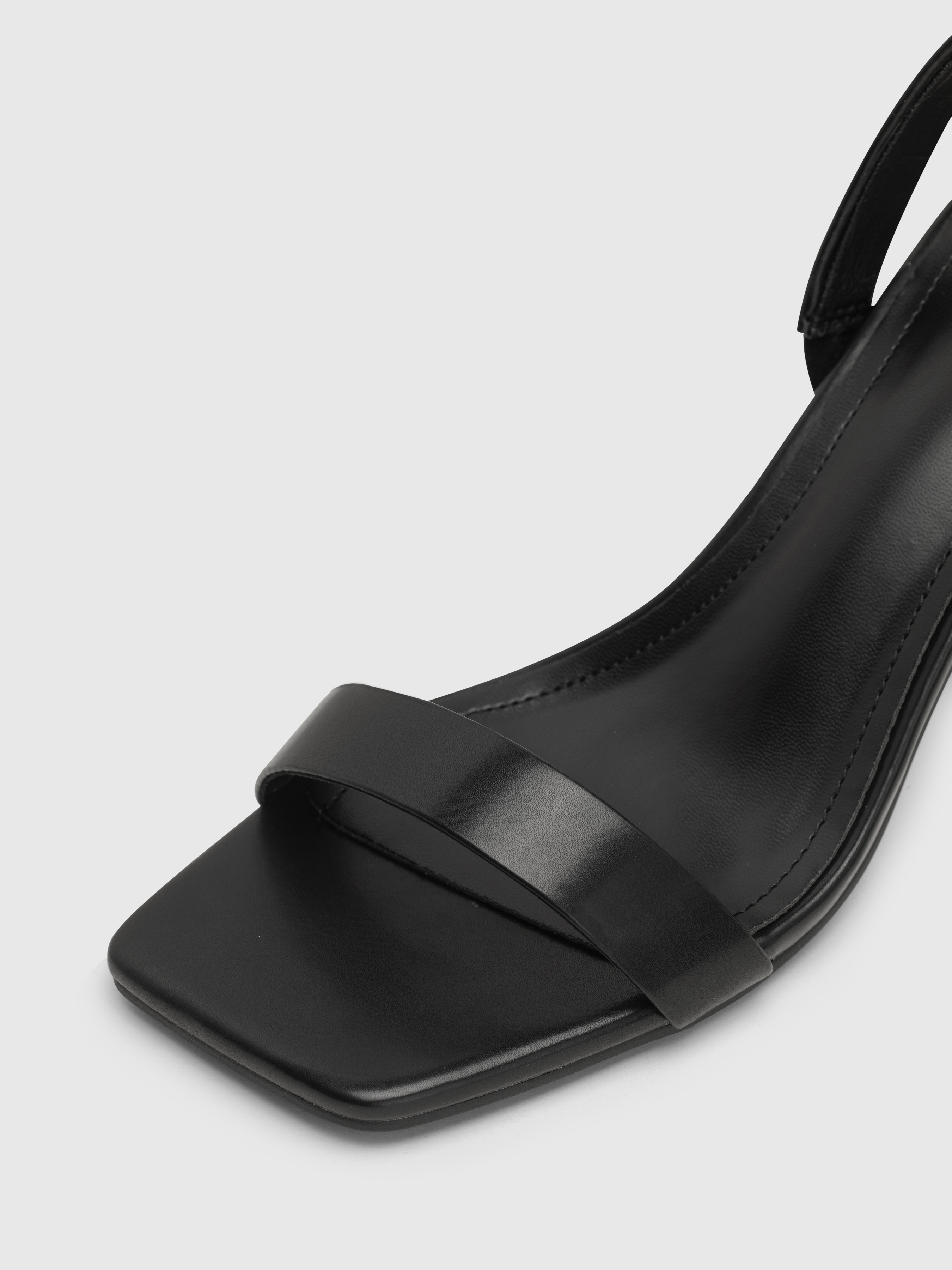 Single Band Chunky Heeled Sandals