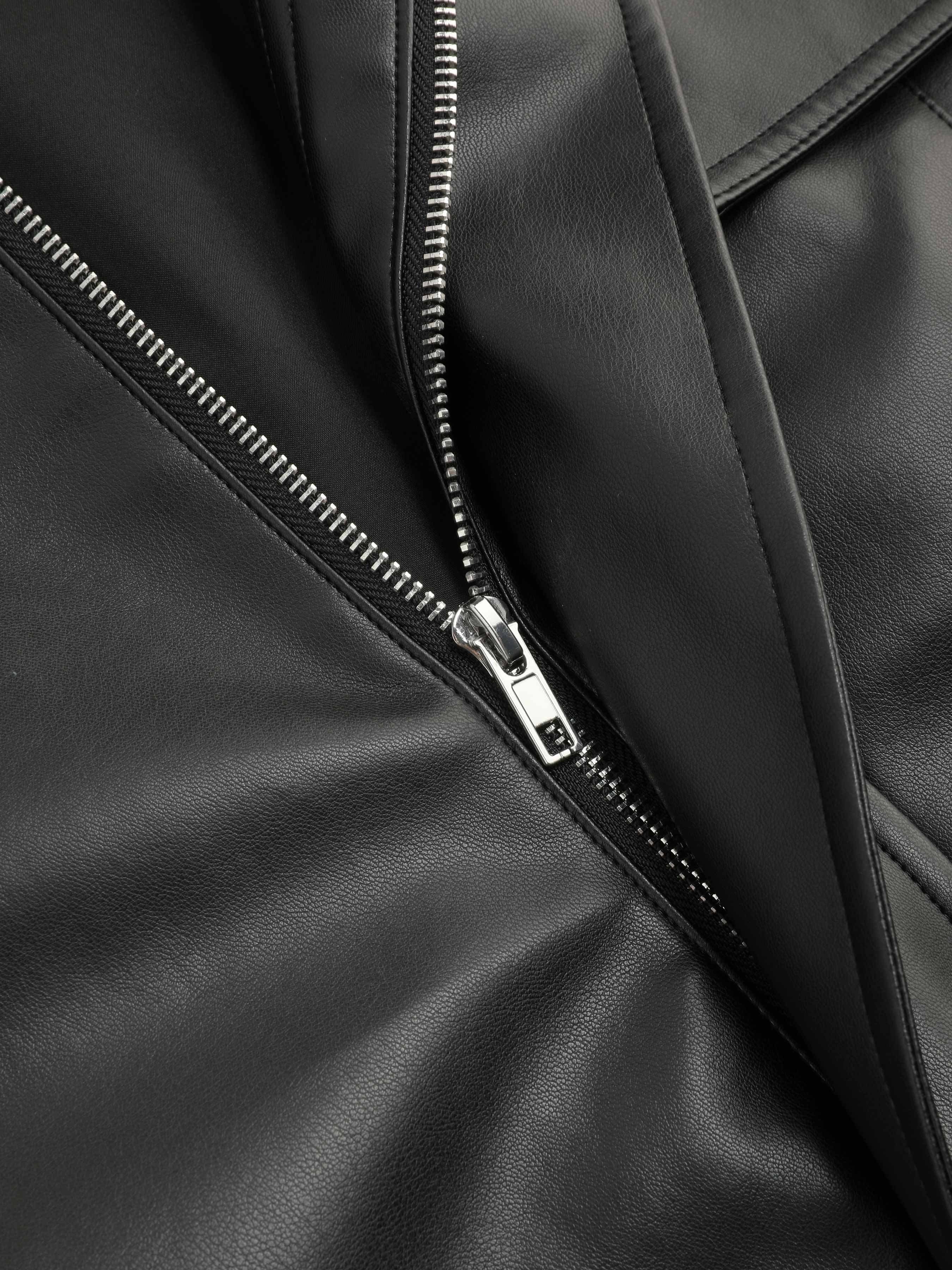 Chaqueta utilitaria de cuero sintético con cremallera