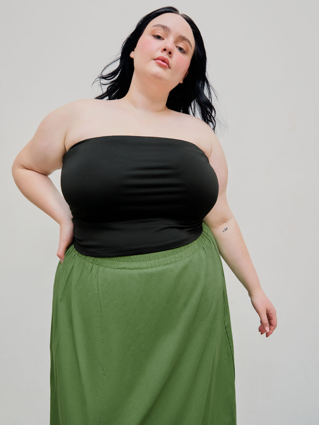 Trägerloses, gerüschtes Crop-Top Kurve & Plus