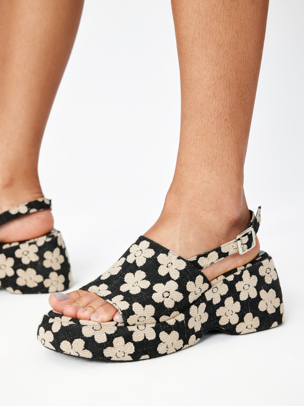 Geblümte Slingback-Einzelband-Klobige Absätze