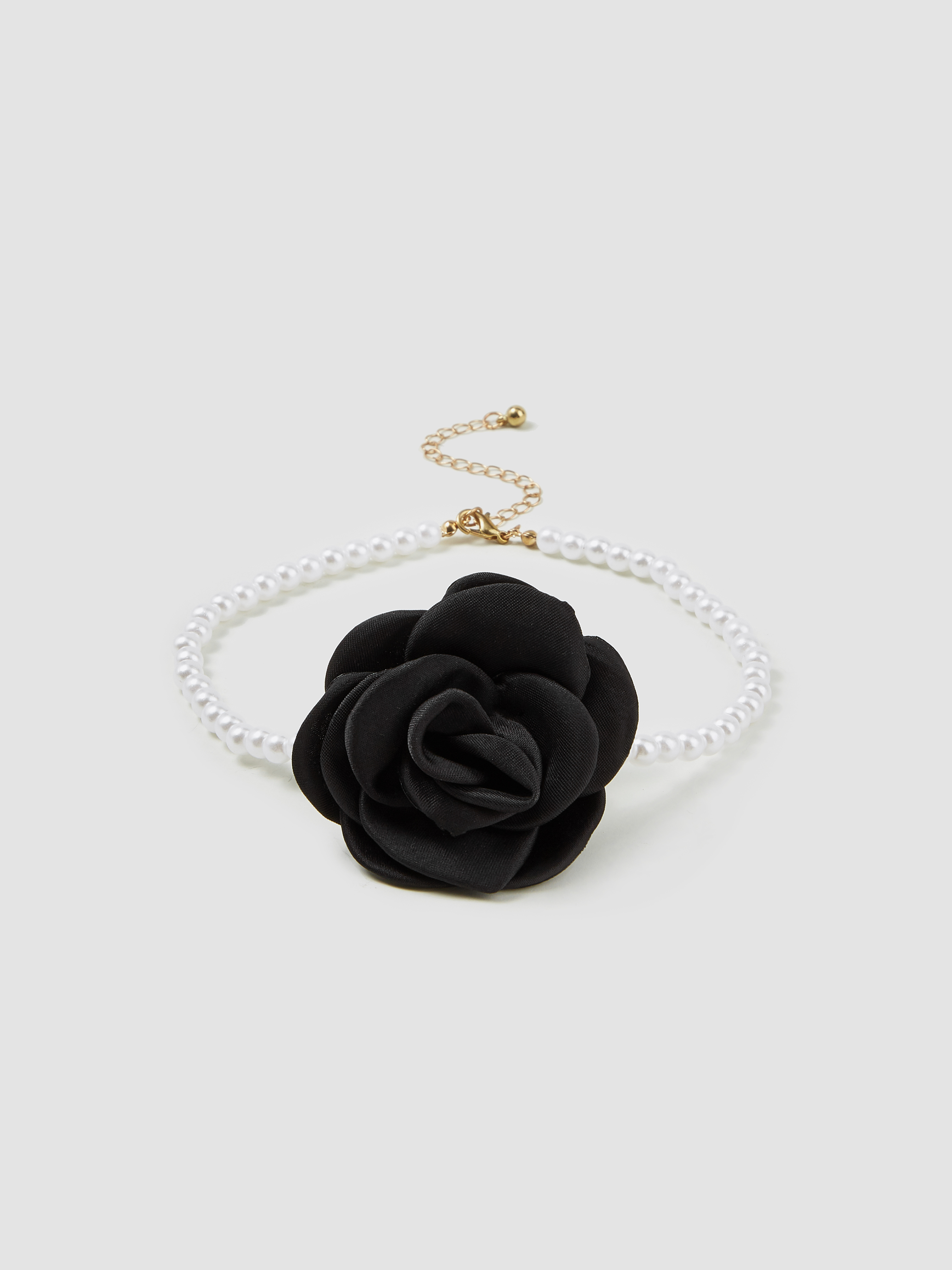 Faux pearl choker necklace