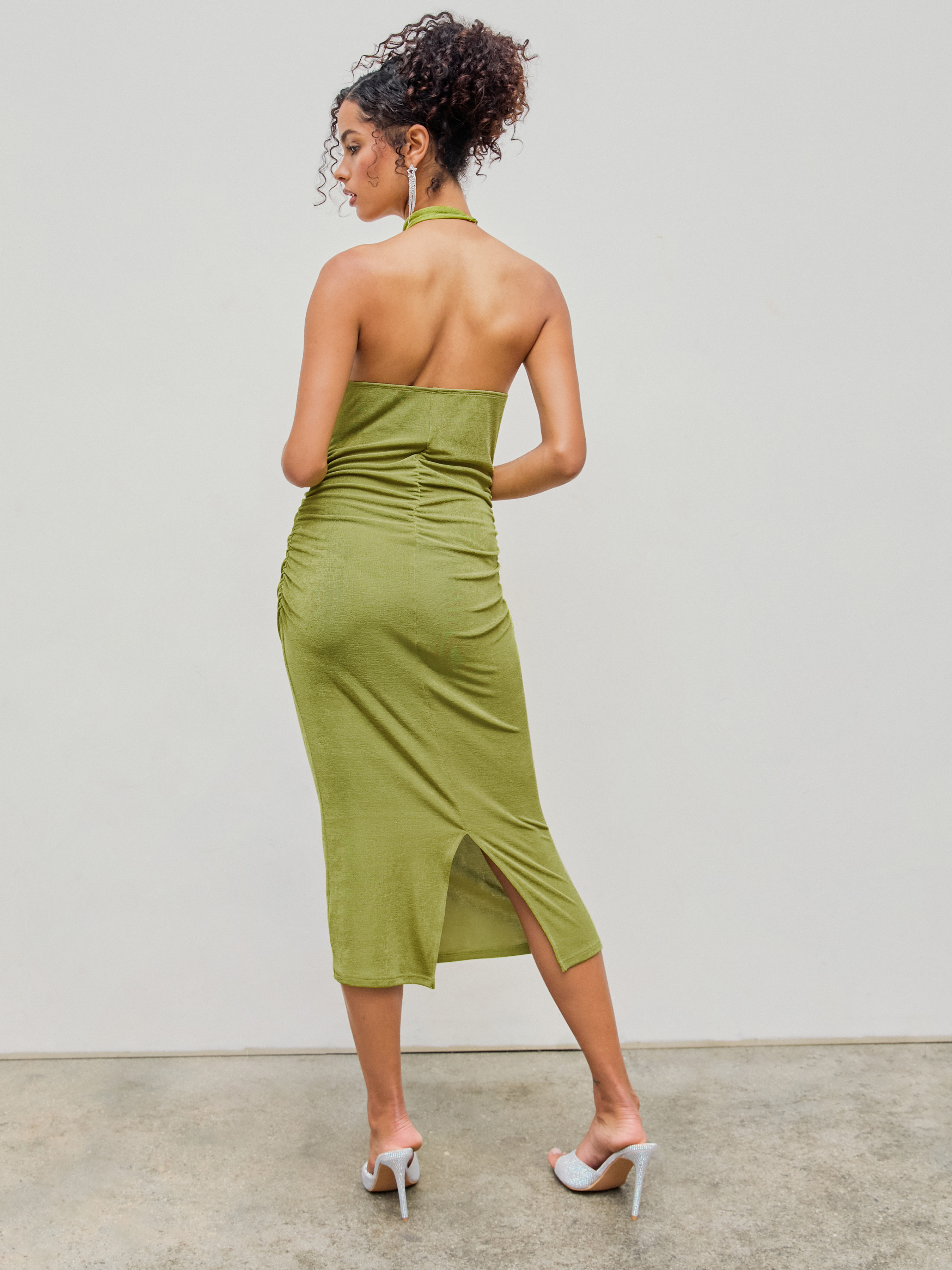 Wedding Guest Dress Knit Fabric Halter Neck Chain Detail Ruched Midi Dress  For Date Exhibition