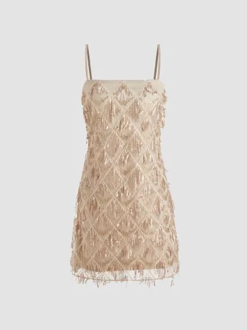 Sequinedeckung, quadratischer Hals, geometrische Tasseln, Mini-Kleid
