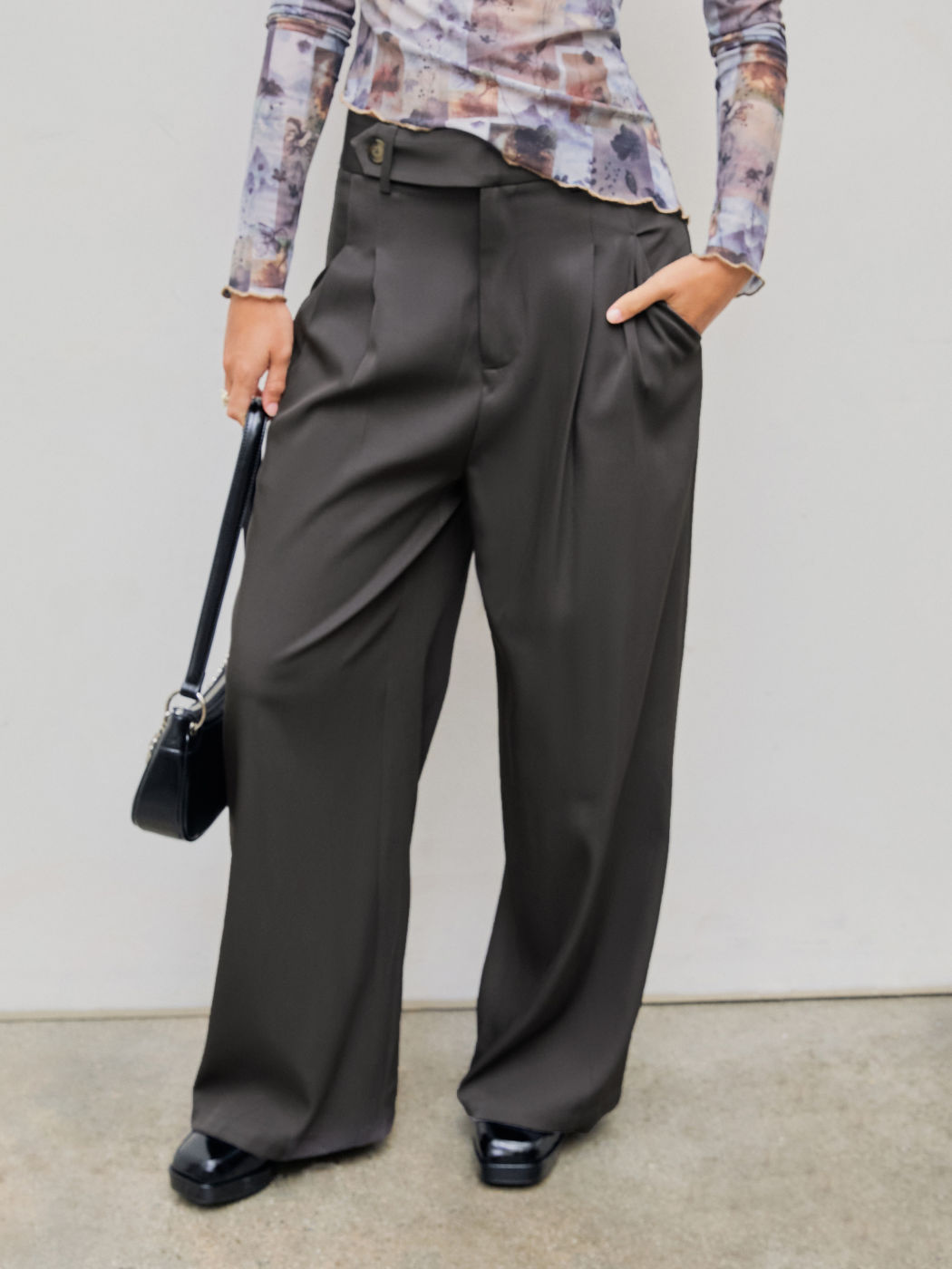 Middle Waist Solid Pleated Wide Leg Trousers