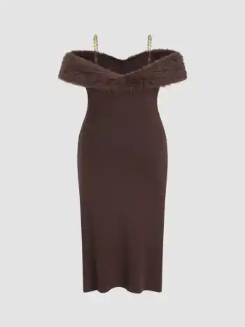 Abito midi in maglia a sirena con catena in pelliccia sintetica, senza spalle, Curve & Plus