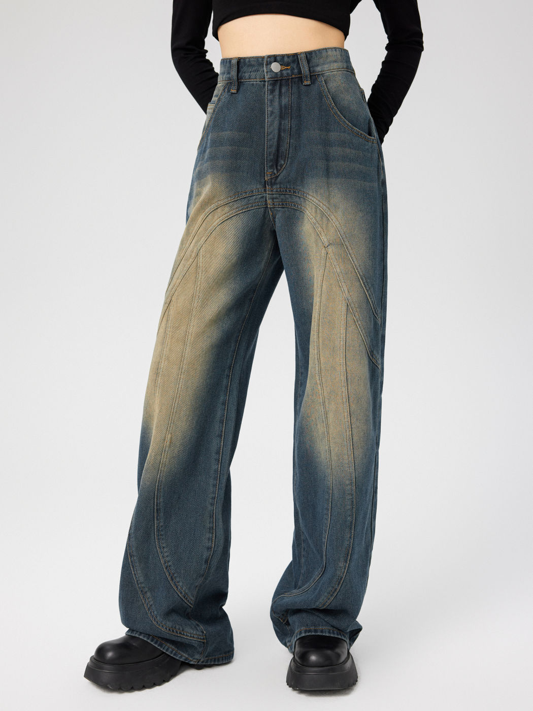Mittlere Taille gewaschene Knopfgerade Jeans