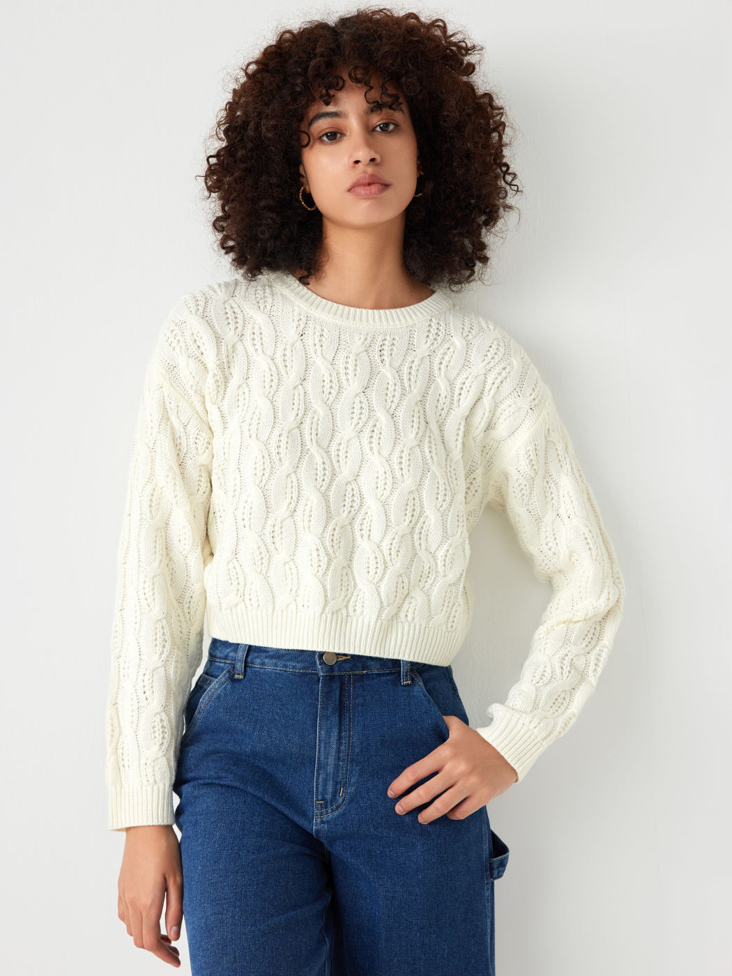 Round Neck Cable Knit Sweater