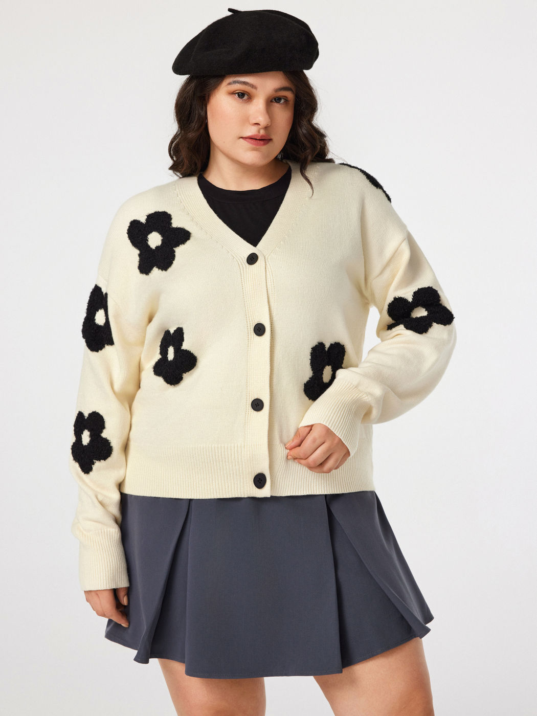 V-neck Graphic Floral Button Cardigan Curve & Plus