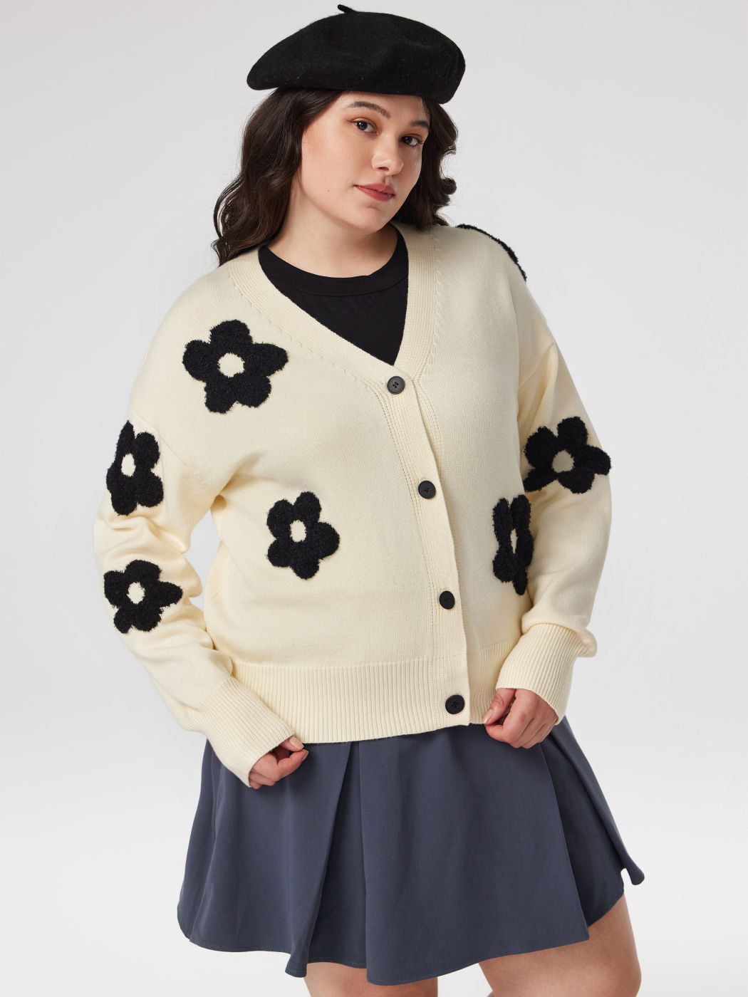 V-neck Graphic Floral Button Cardigan Curve & Plus