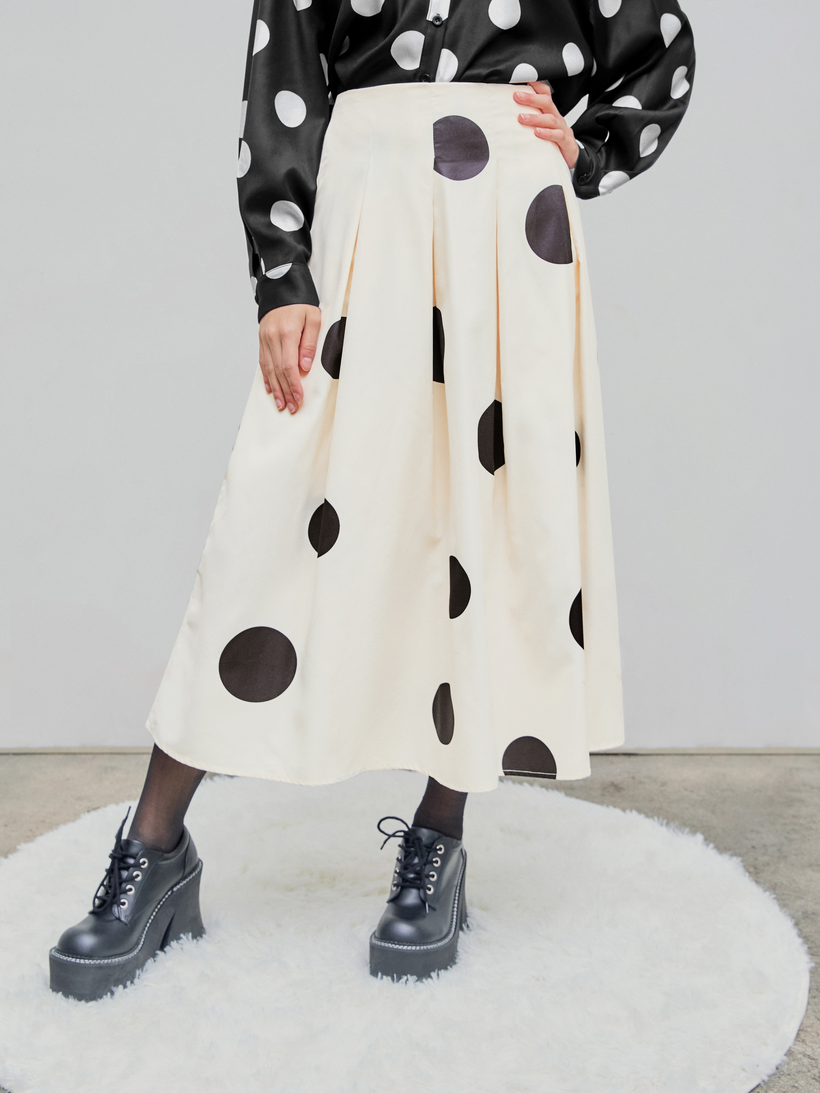 Beige polka 2024 dot skirt