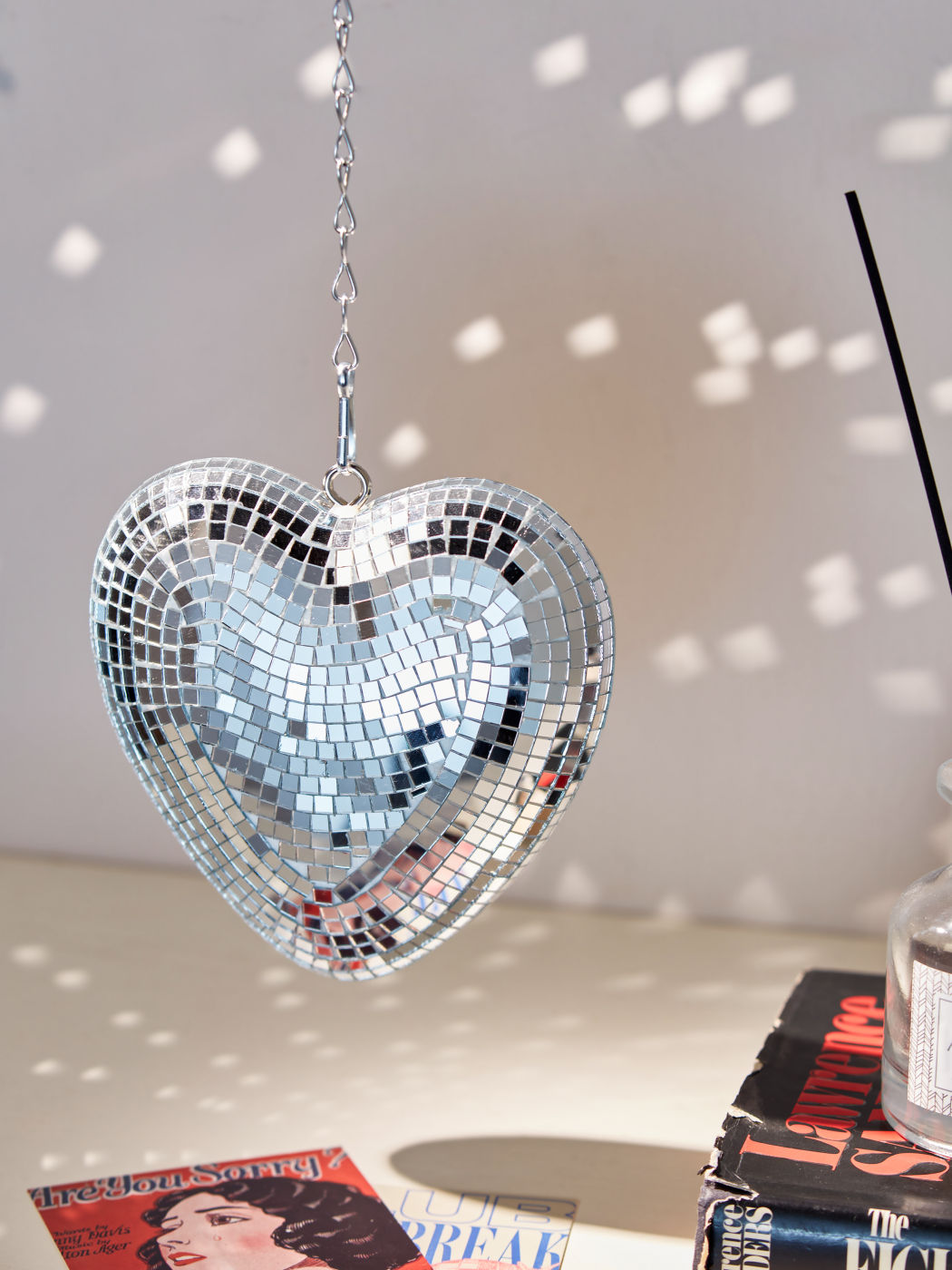 Glass Heart Pattern Wall Hanging