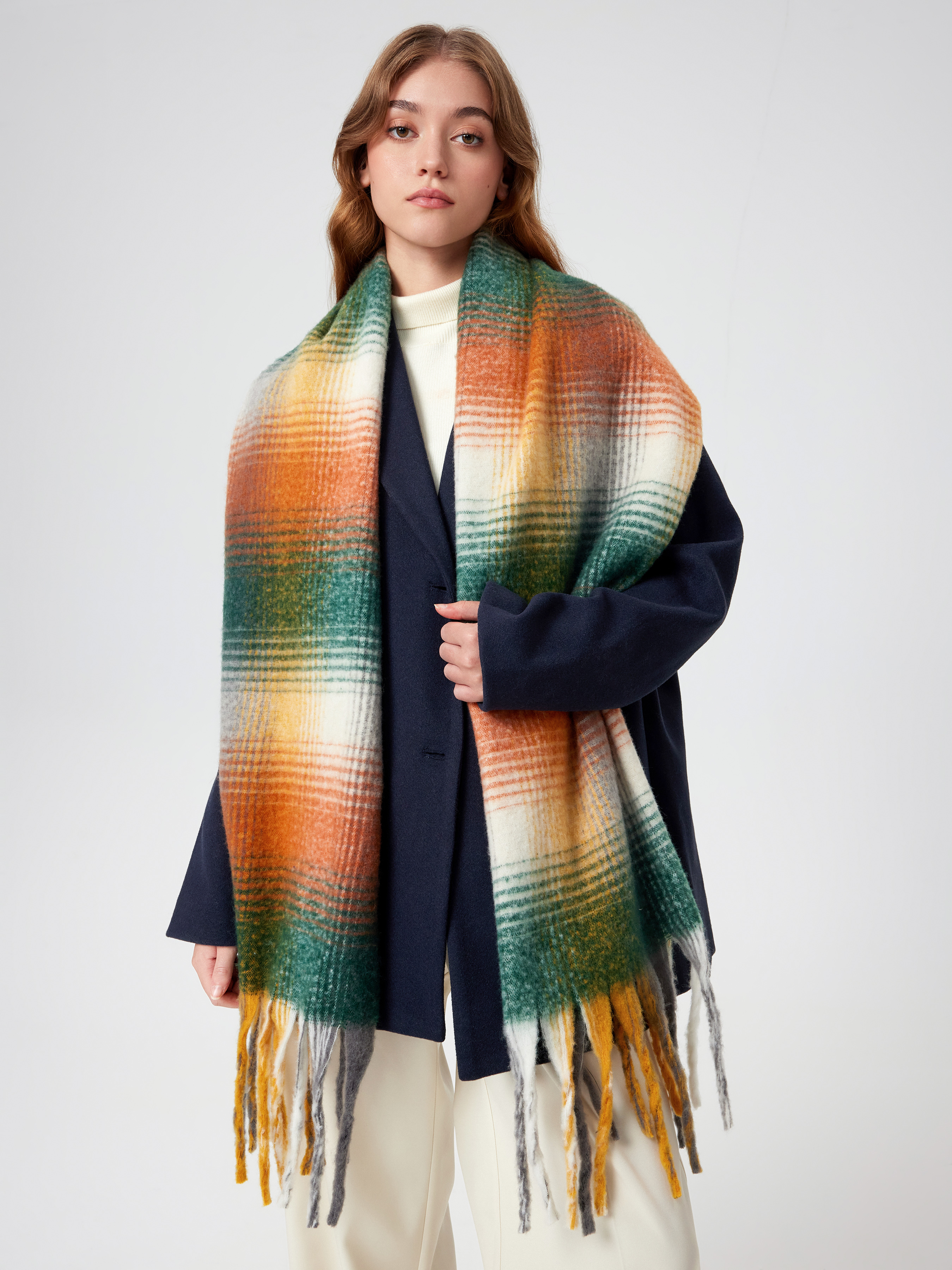 Gradient Tassel Scarf