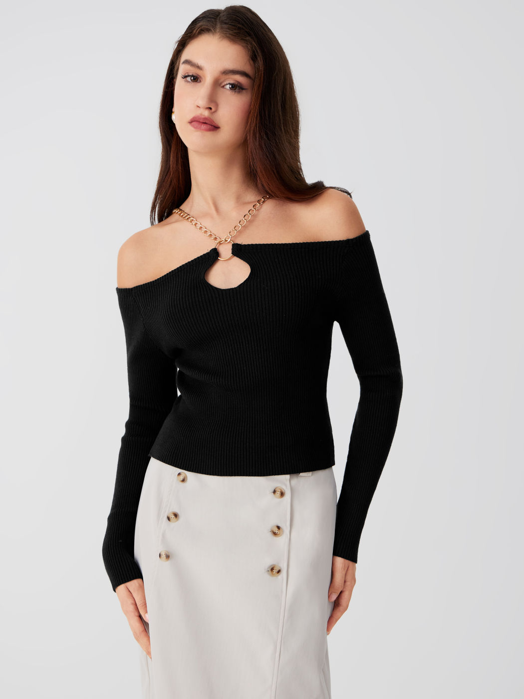 Off-shoulder Chain Cut Out Crop Knitted Sweater