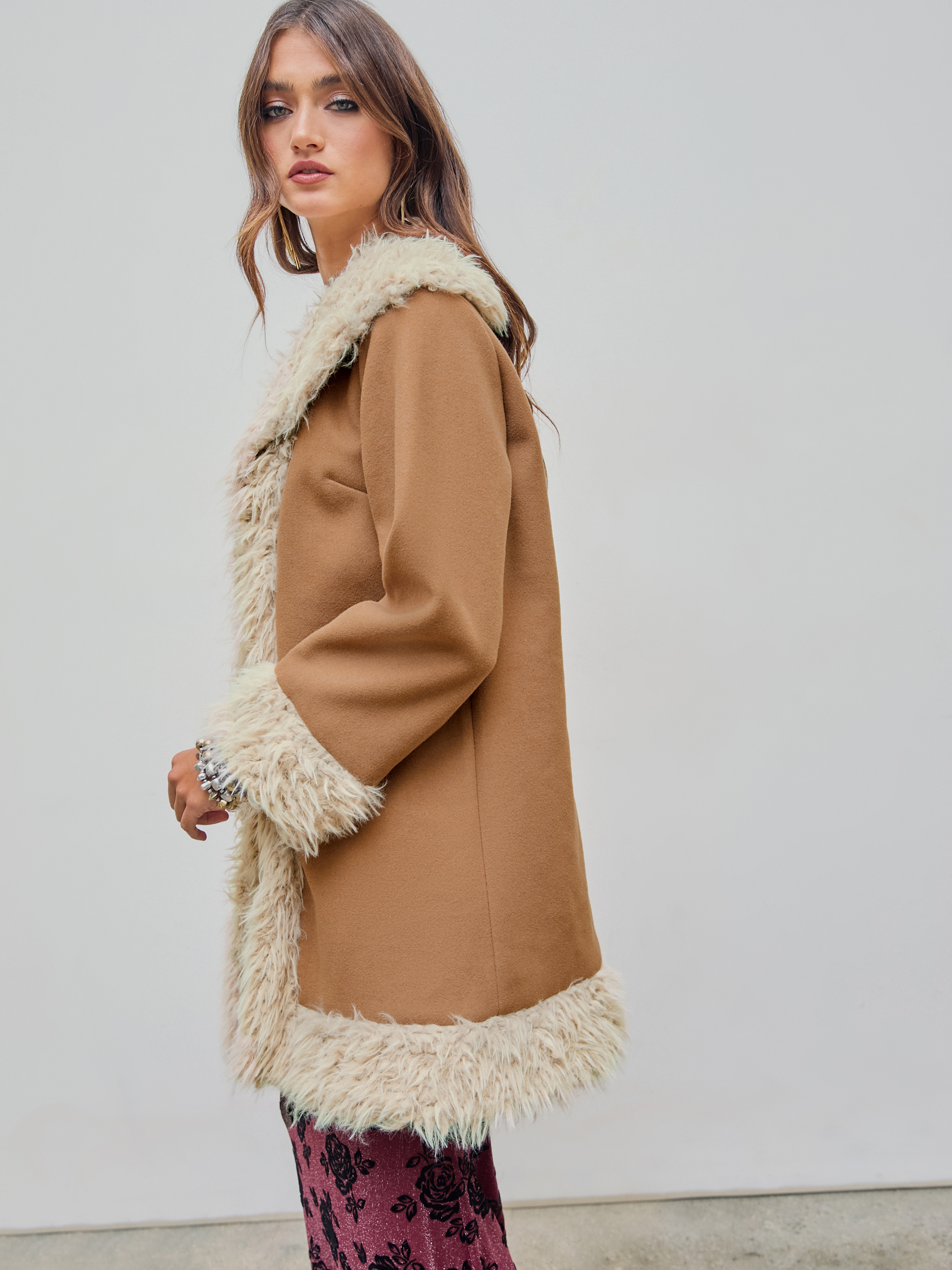 関税込★INSTANTFUNK★Slim-fit faux-fur shearling half coatf FRYE Women's Faux Shearling Coat with Patch Pockets, Luggage