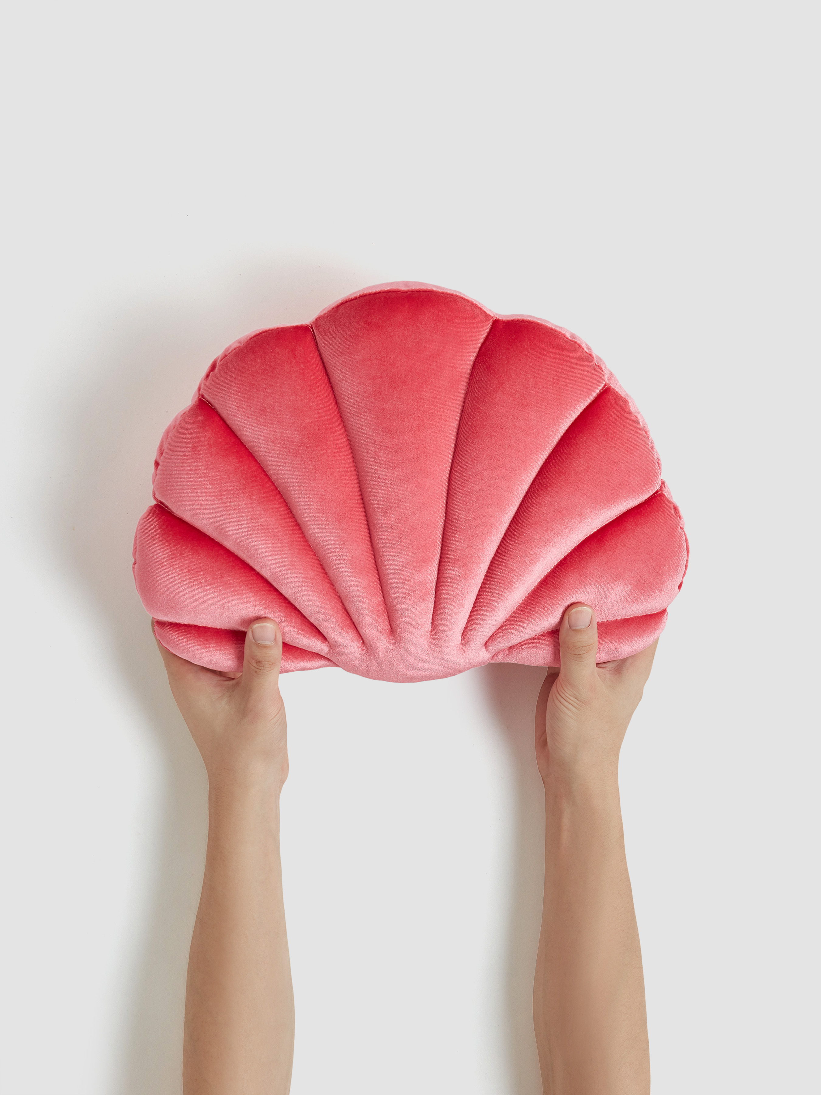 Pink shell online pillow