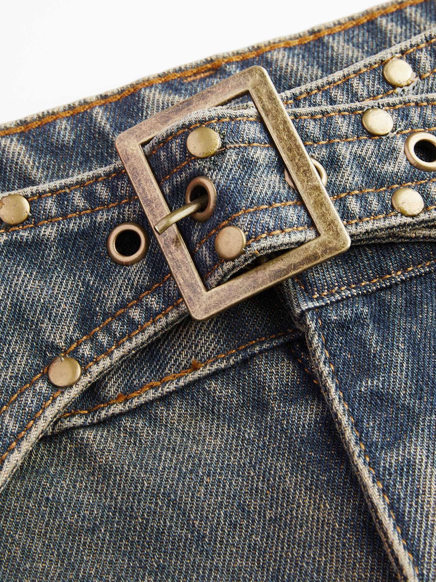 Middle Waist Solid Belted Flared Jeans