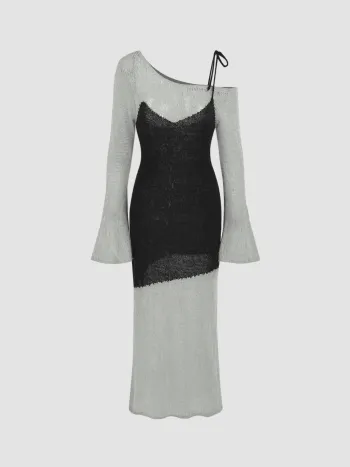 Asymmetrisches Strick-Maxikleid mit Glockenärmeln und festem Ausschnitt