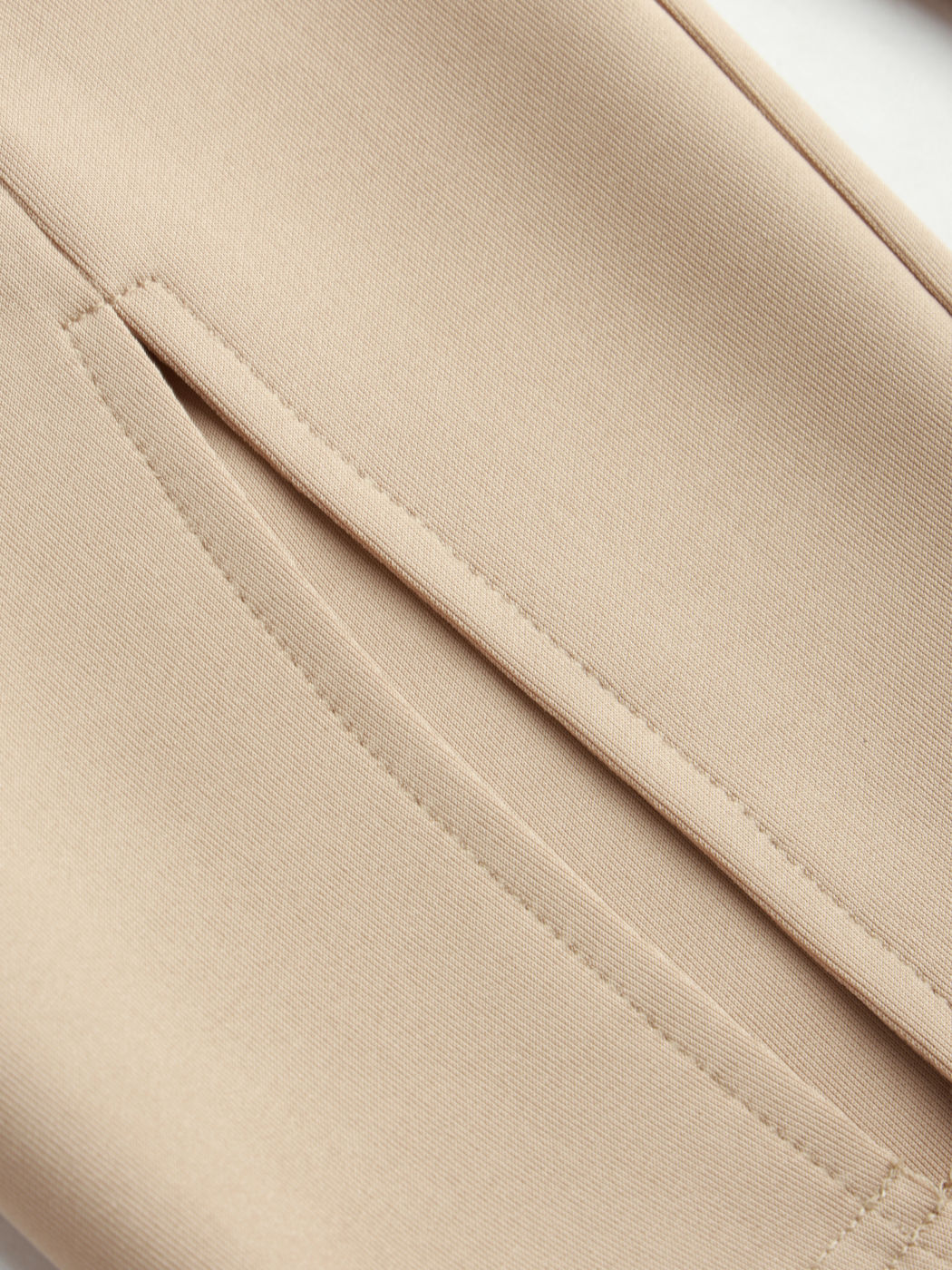 Pantaloni a sigaretta a vita alta in jersey con tasca solida