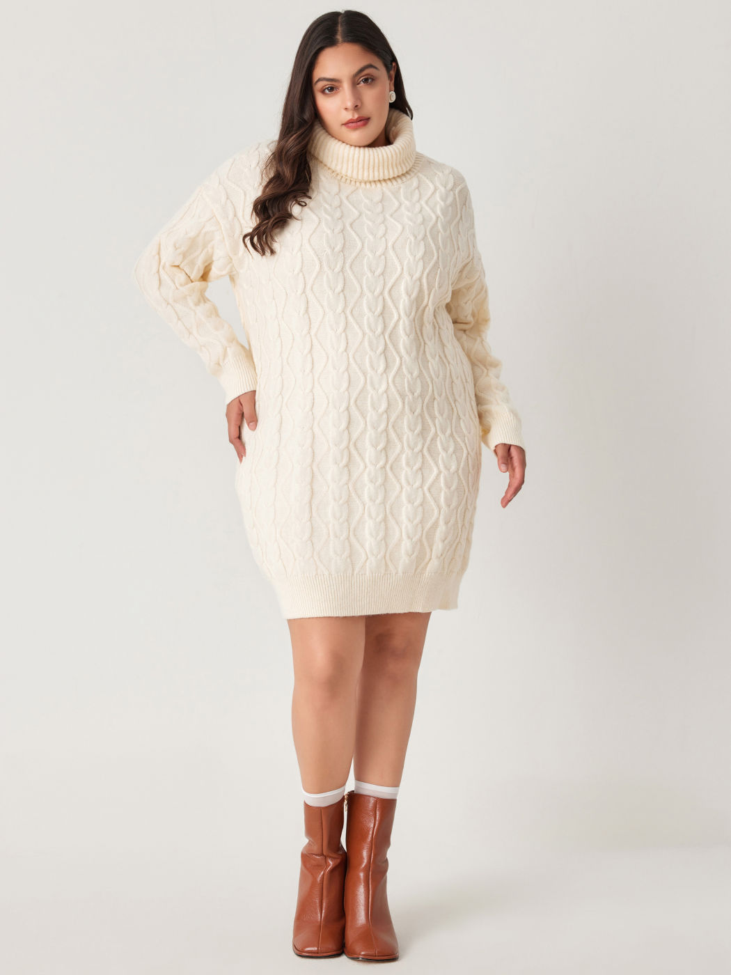  Hochhalsiges Rippstrickkleid Kurve & Plus