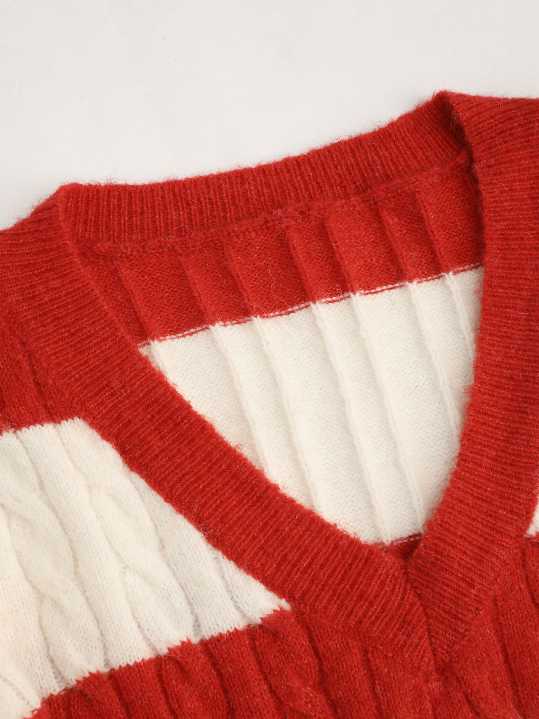  Wollmischung V-Ausschnitt Zopfmuster Gestreifter Langarm Pullover Kurve & Plus