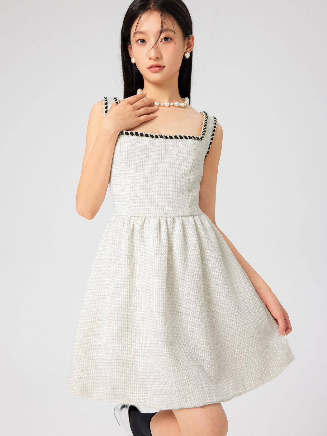 Solids Minikleid aus Tweed mit U-Ausschnitt