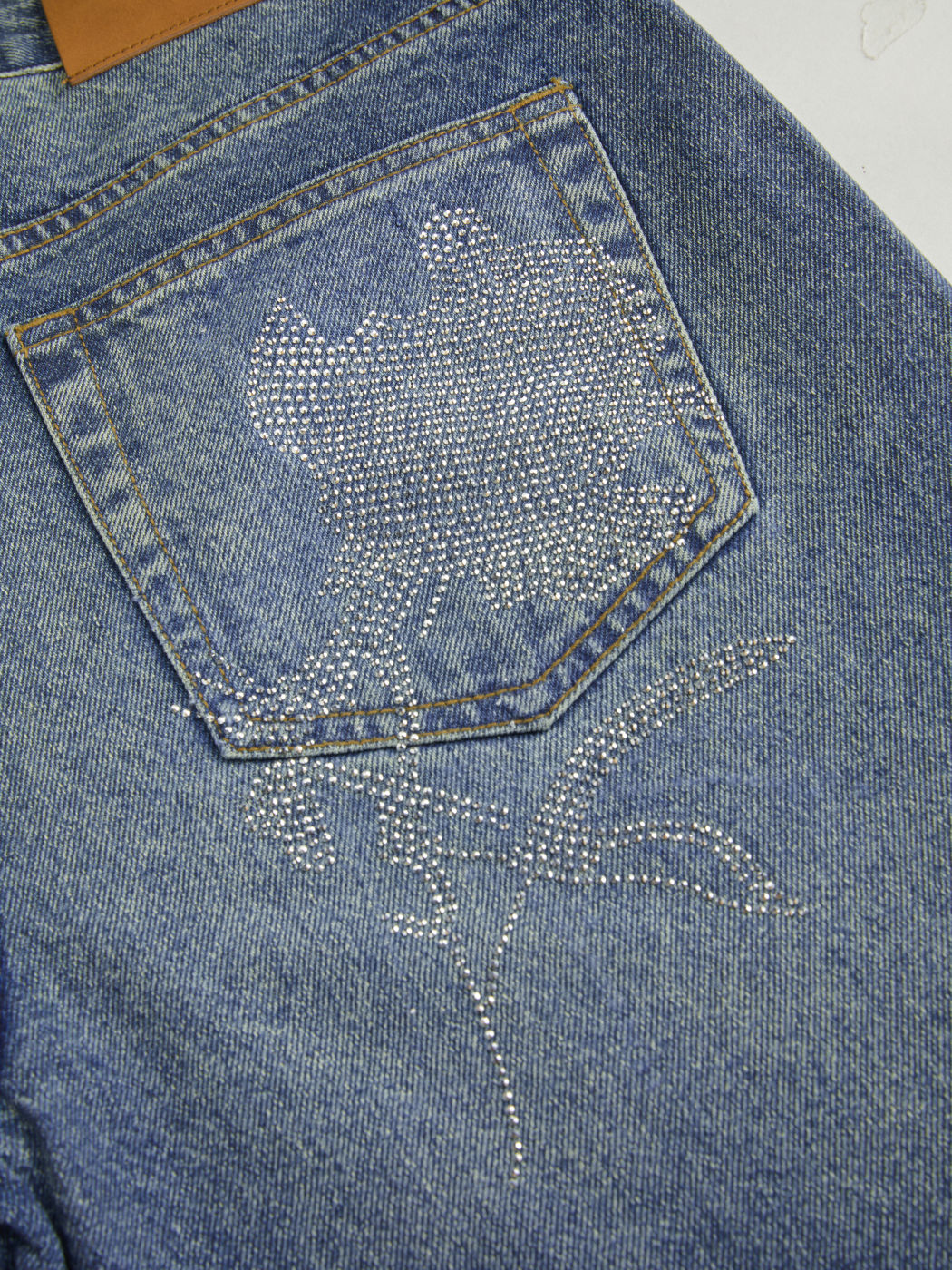 Mid Rise Solid Pocket Gerade Jeans