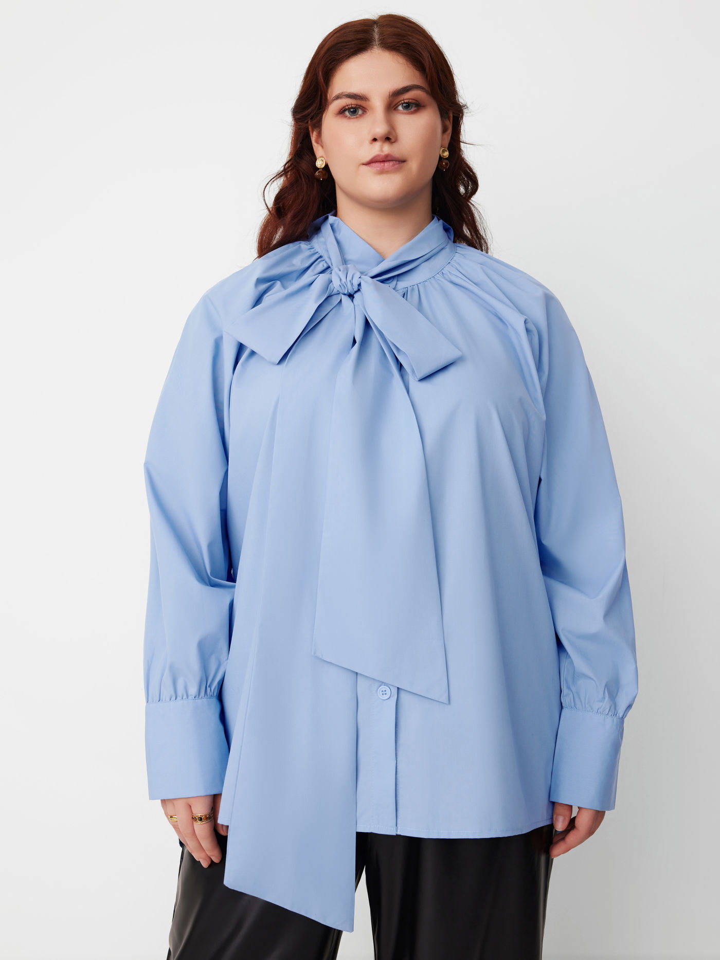 Col Montant Uni Noeud Papillon Manches Longues Chemises et blouses Curve & Plus
