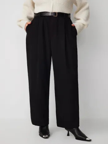 Hochtaillierte einfarbige Karottenhose mit Gürtel Kurve & Plus