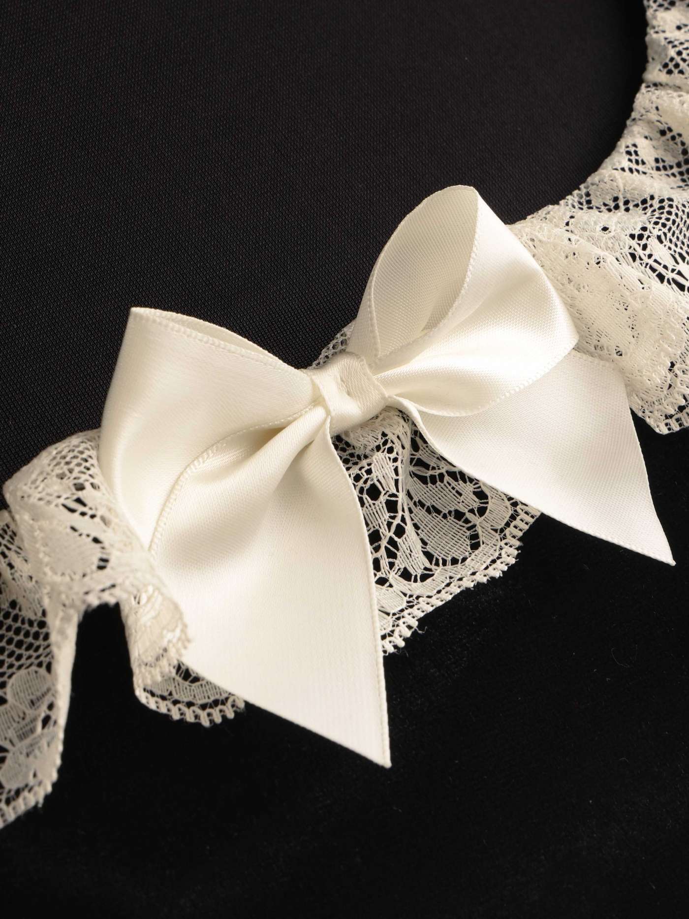 Velvet Scoop Neck Lace Bowknot Mini Dress