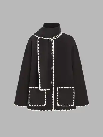 Chaqueta con costuras contrastantes con bufanda