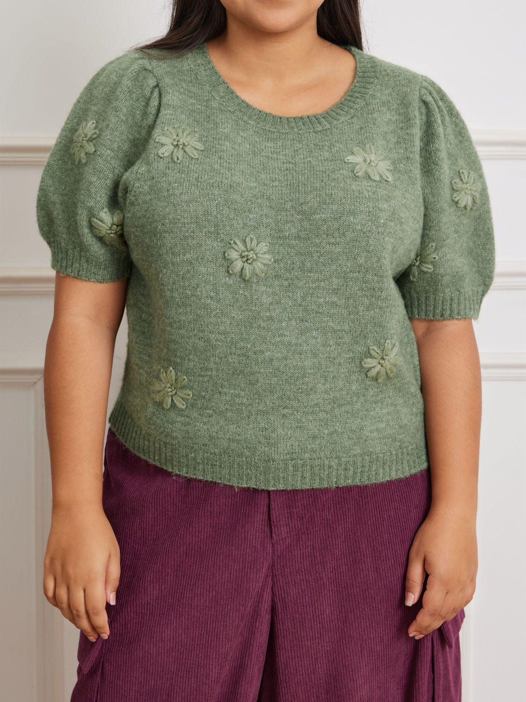 Scollo rotondo a fiori Top a maniche corte in maglia Curve & Plus