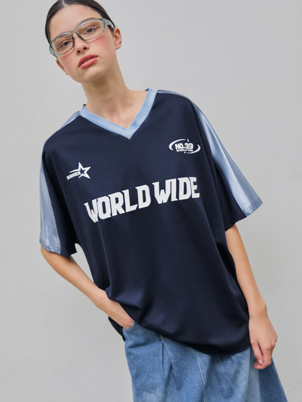 WORLD WIDE V-neck Graphic Raglan Tee