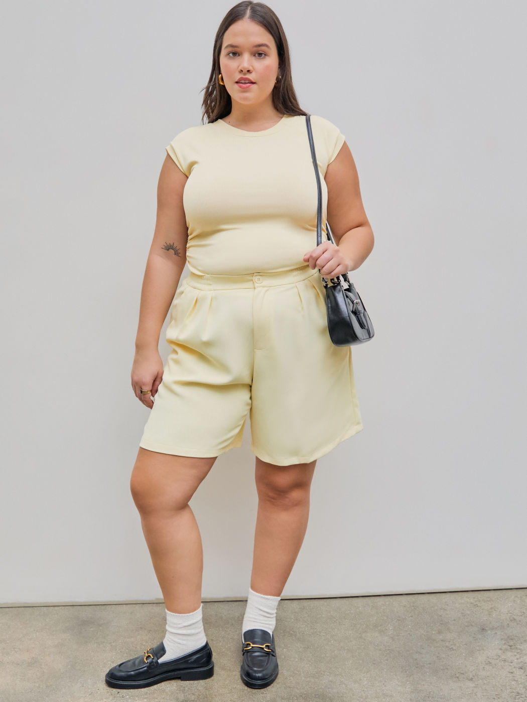 High Waist Solid Pleated Pocket Bermuda Shorts Curve & Plus