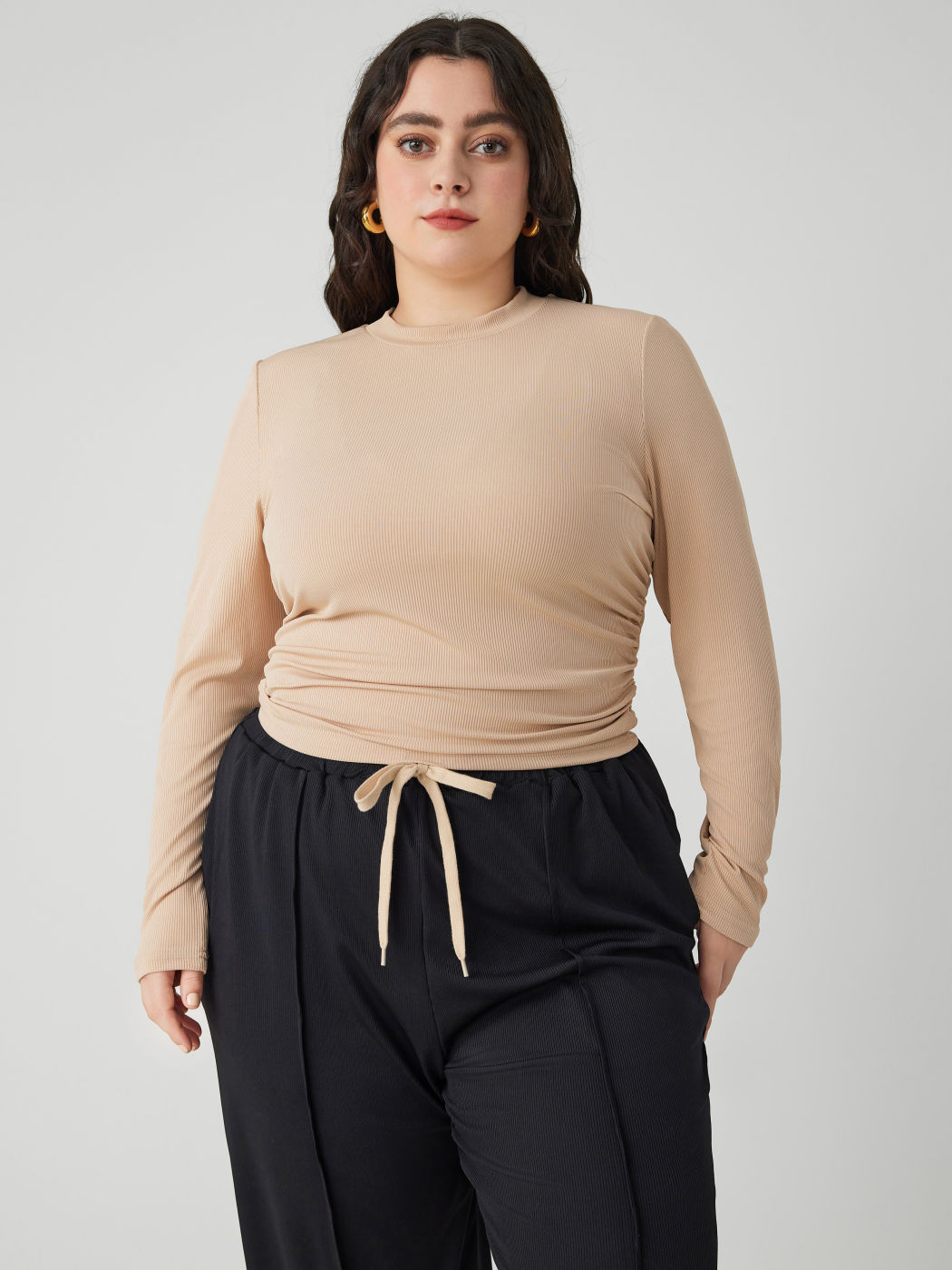 Top con scollo rotondo e set di pantaloni Curve & Plus