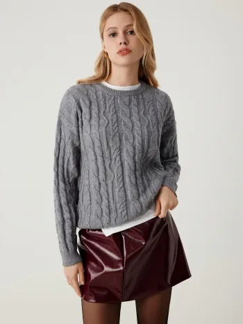 Kabelstrick-Strickpullover mit Rundhals und langen Ärmeln