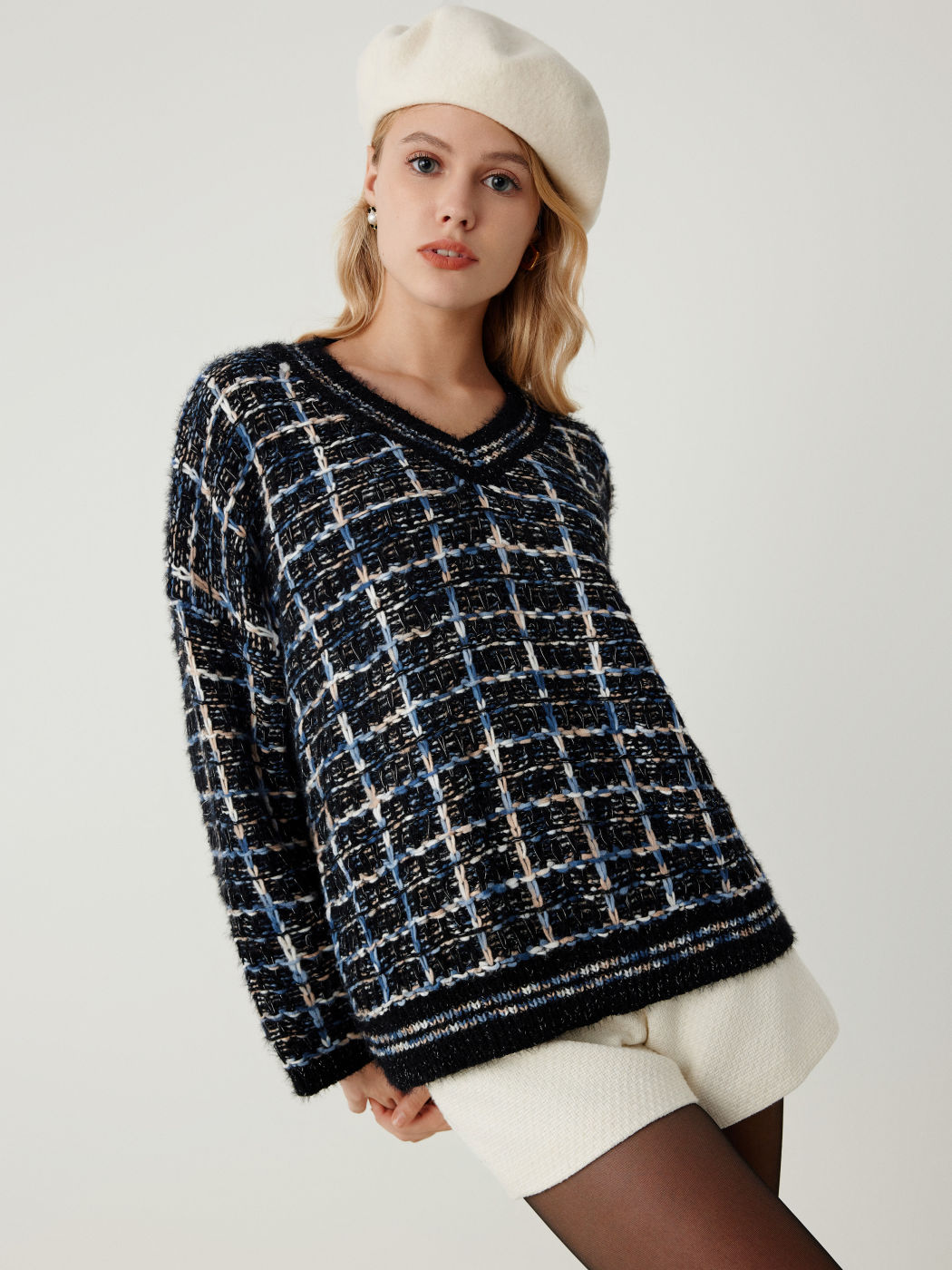 V-neck Solid Metallic Knitted Long Sleeve Top
