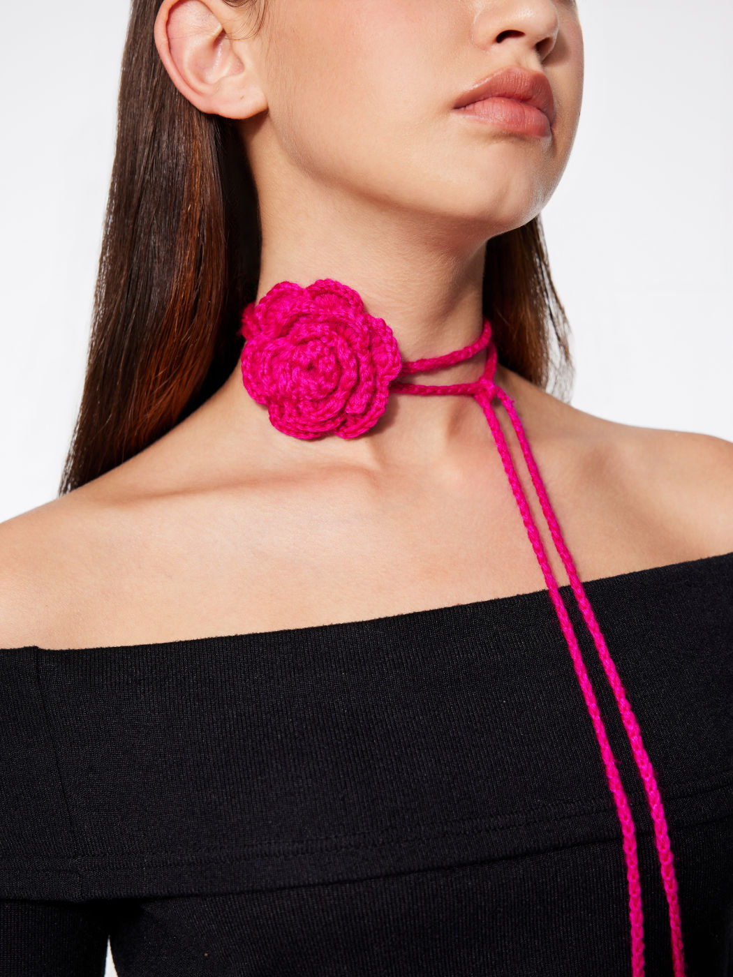 Knitted Flower Shaped Choker