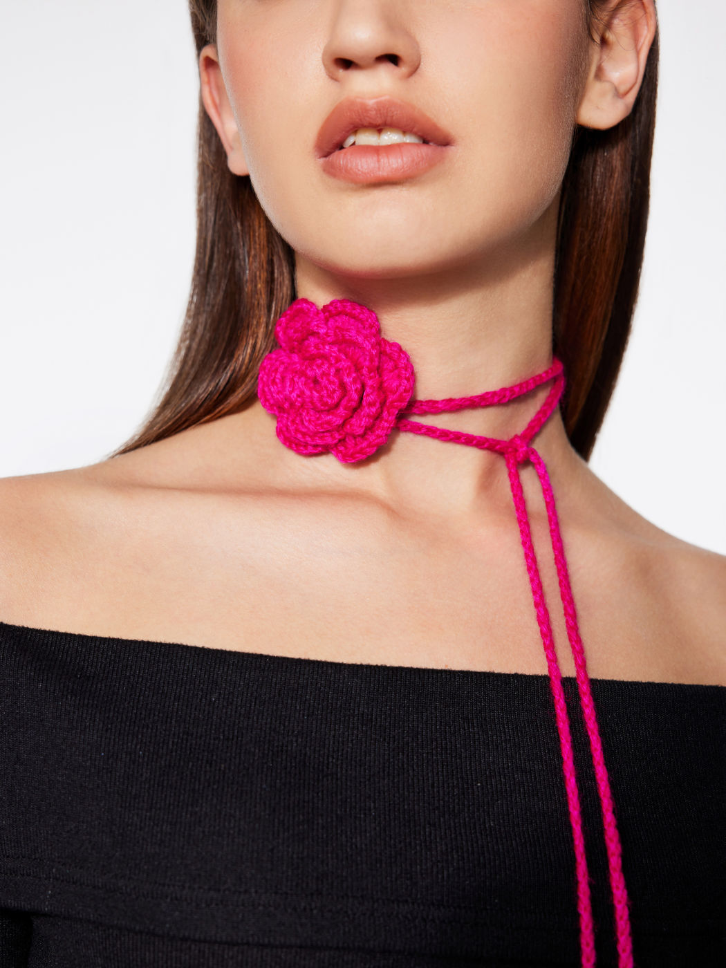 Knitted Flower Shaped Choker