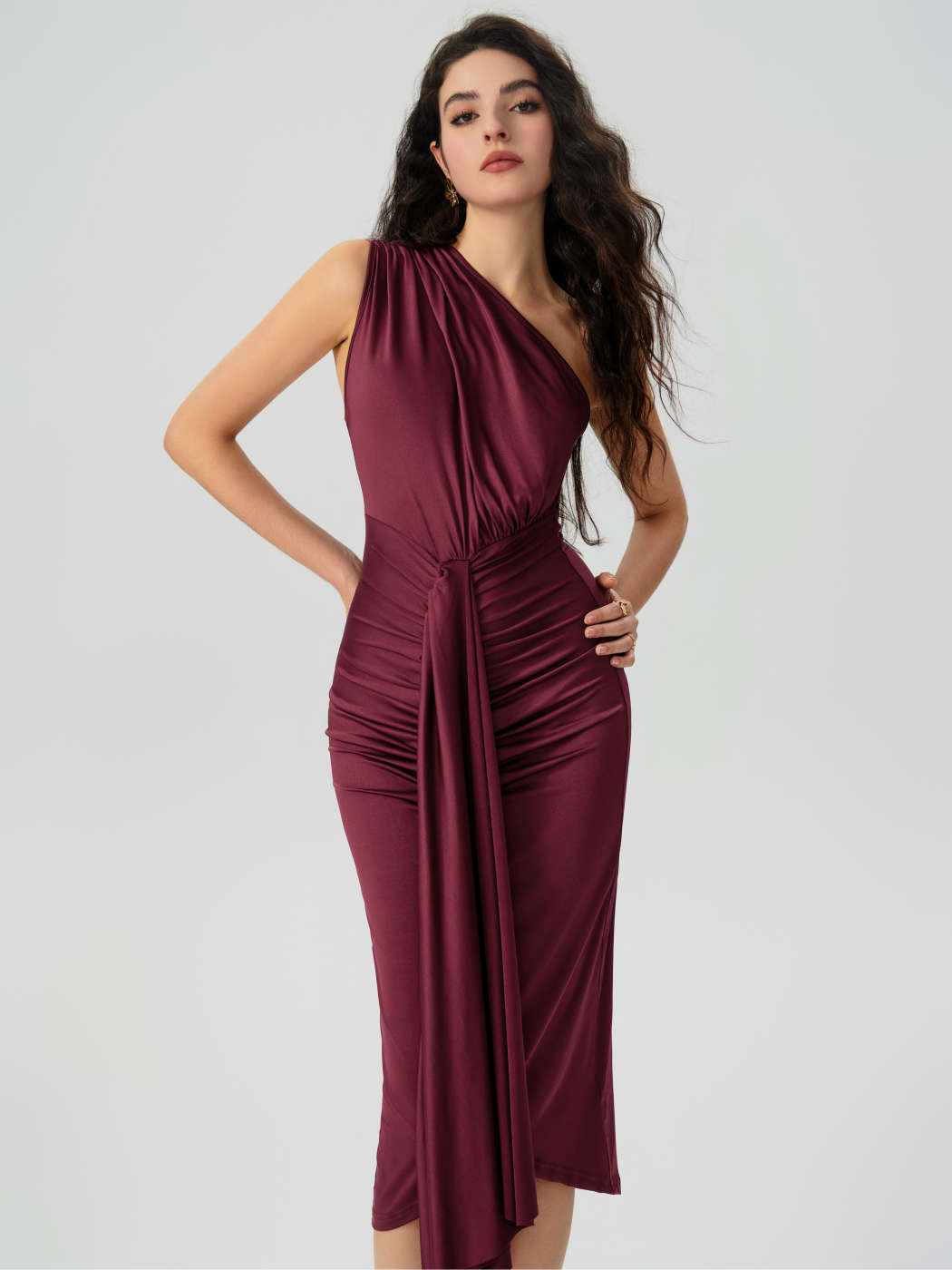 Abiti da cerimonia Satinato Abito lungo increspato asimmetrico in