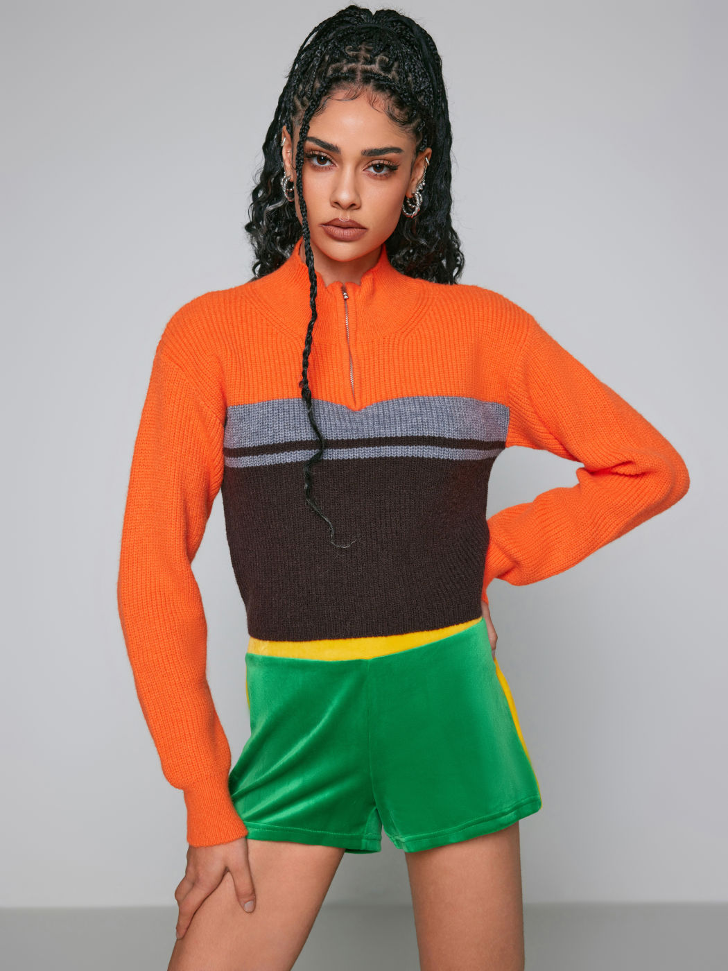 Crop top a manica lunga in maglia con cerniera a contrasto Stand Collar