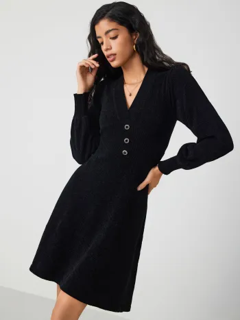  V-Ausschnitt Knopf Rüsche Strick Midikleid