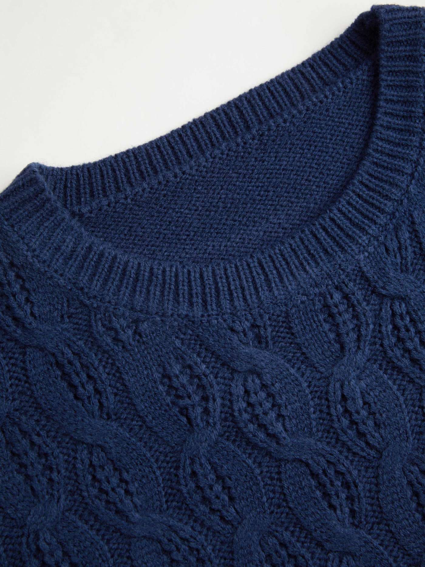 Round Neck Cable Knit Sweater Curve & Plus