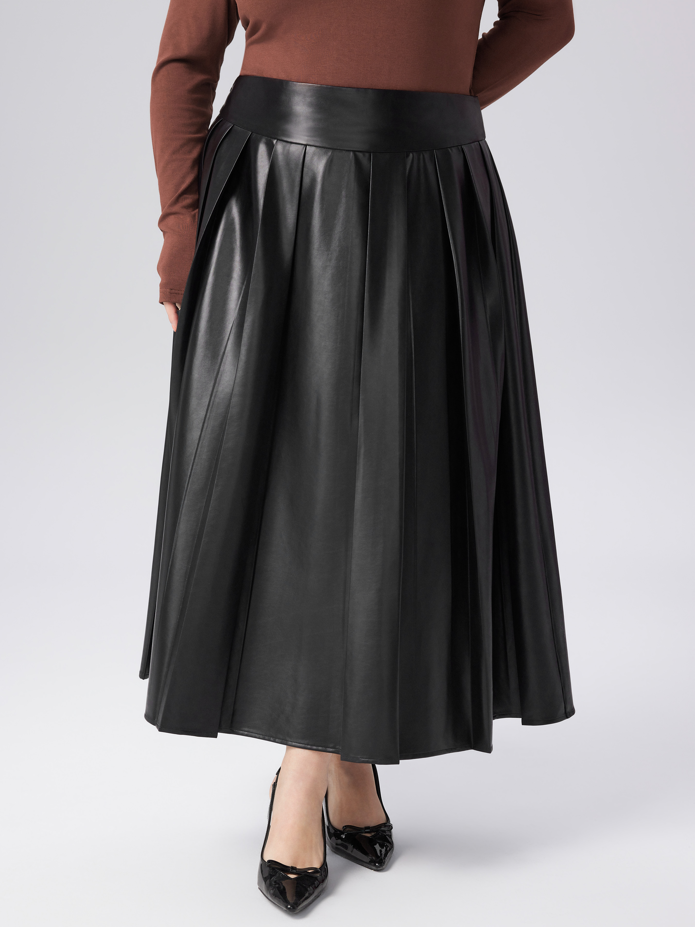 Faux leather pleated on sale skirt plus size