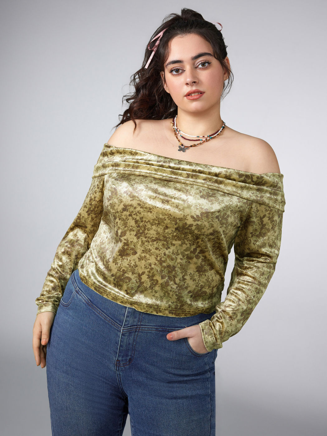 Velvet Off-shoulder Floral Ruched Long Sleeve Tee Curve & Plus