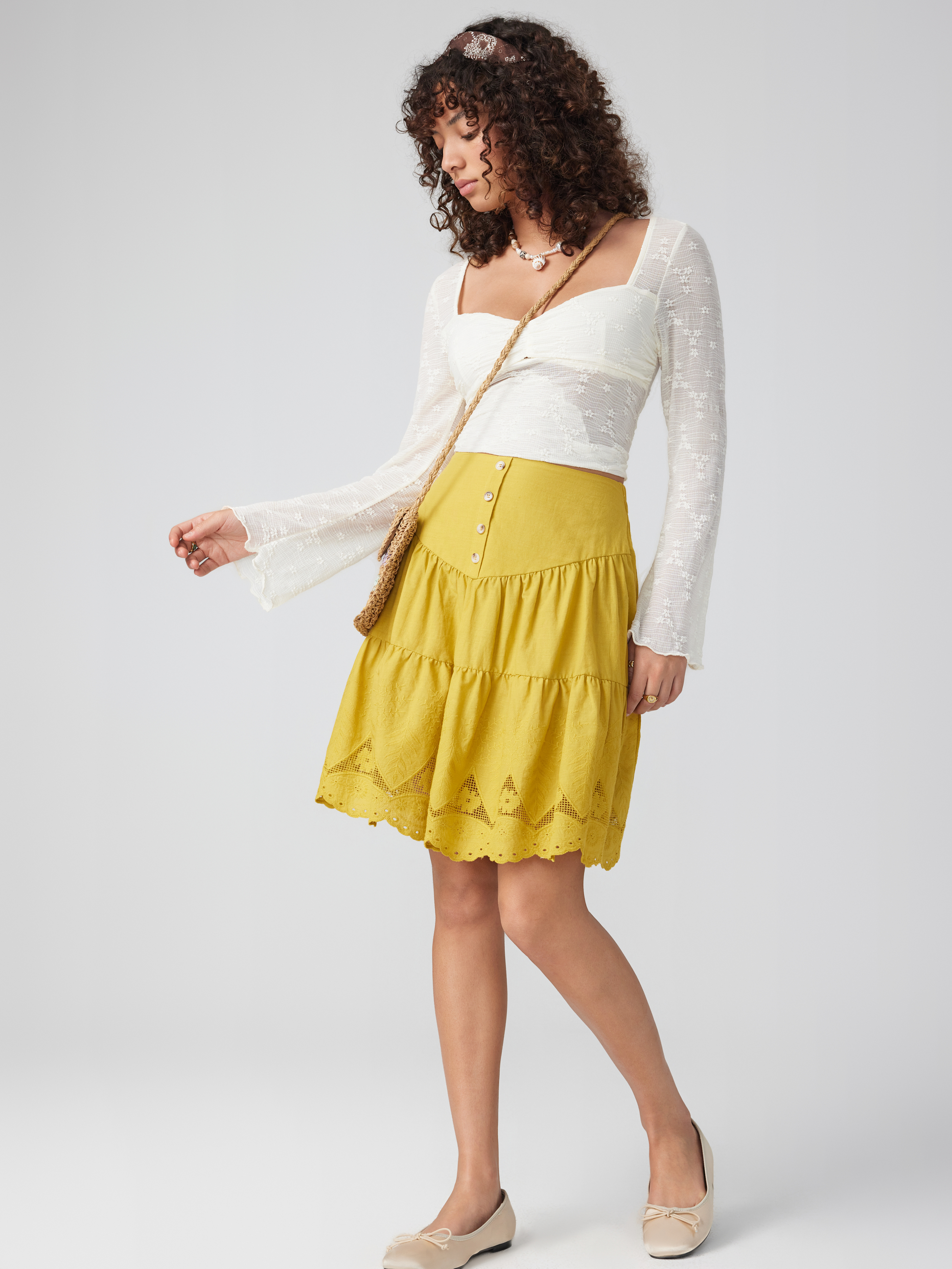 Woven Lace Mid Rise Solid Layered Mini Skirt For Daily