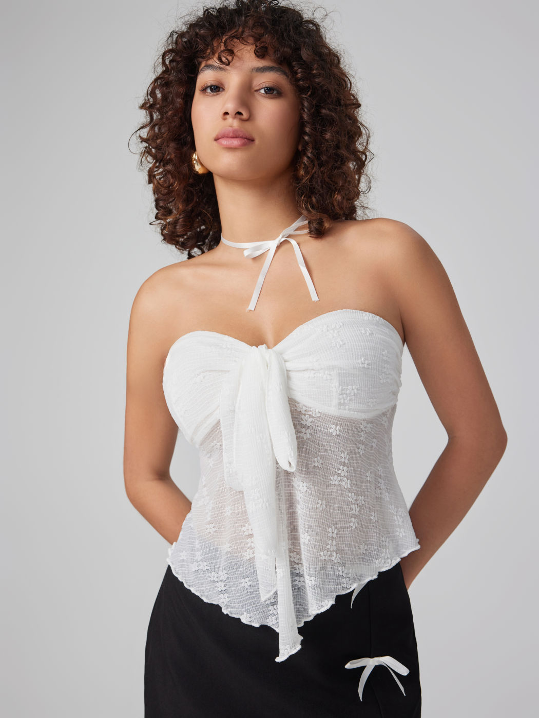 Blumiges Tube-Top mit Bindeanlage vorne