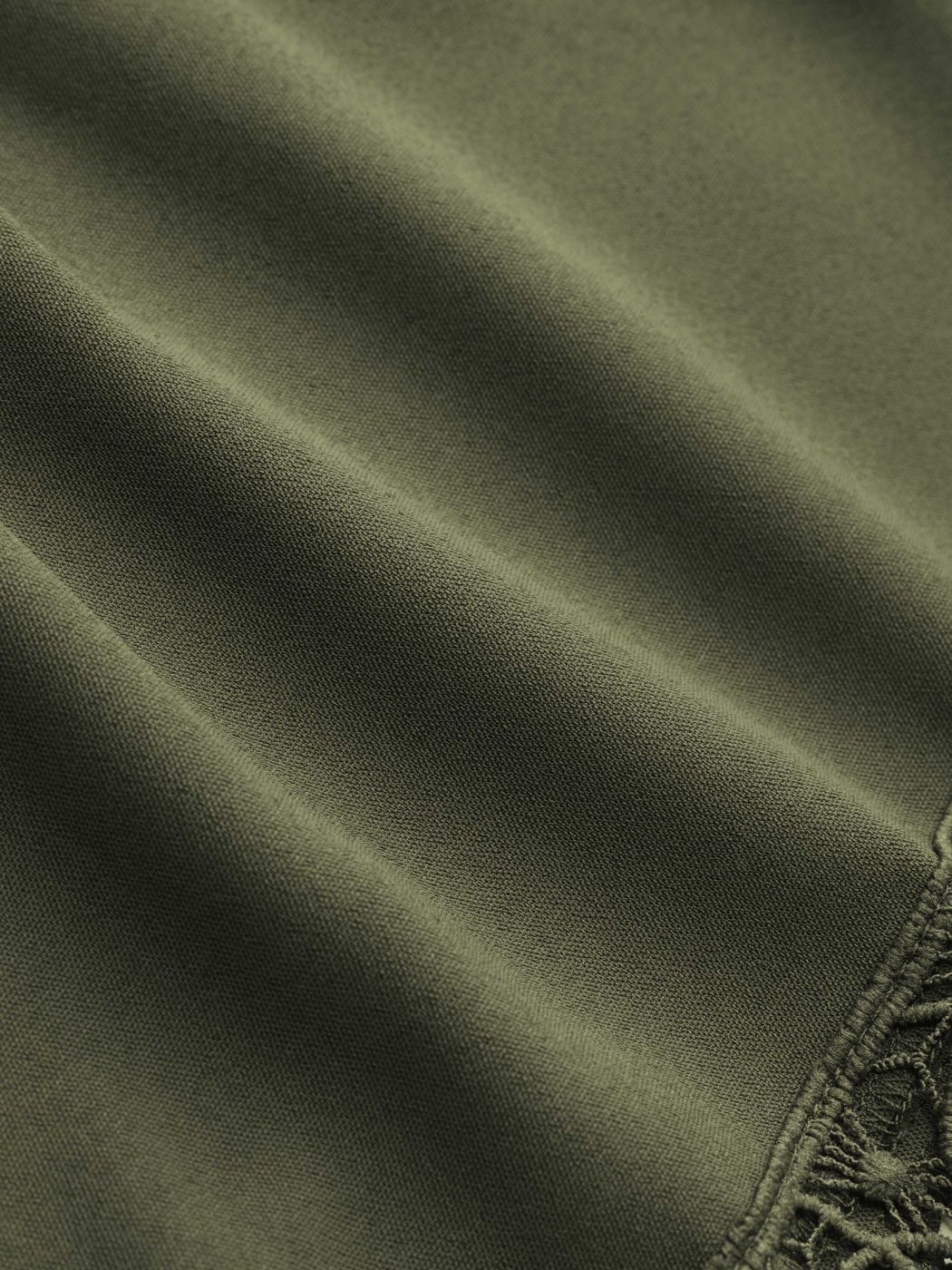 Spitzenbesetztes, geschichtetes Camisole-Maxikleid