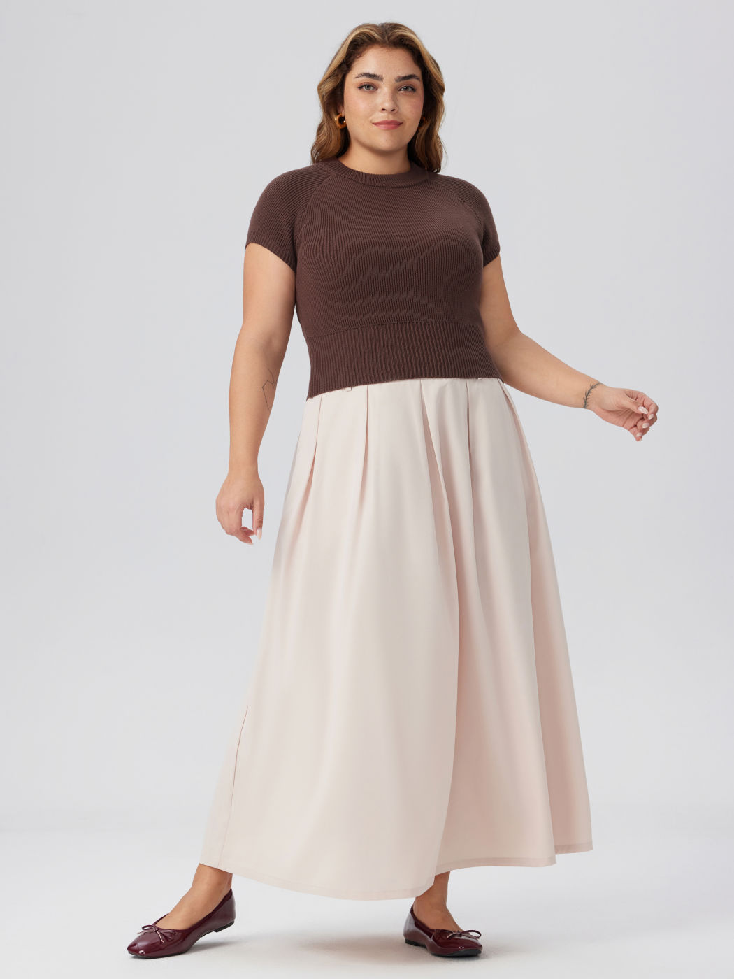 Round Neck Solid Knitted Short Sleeve Top Curve & Plus