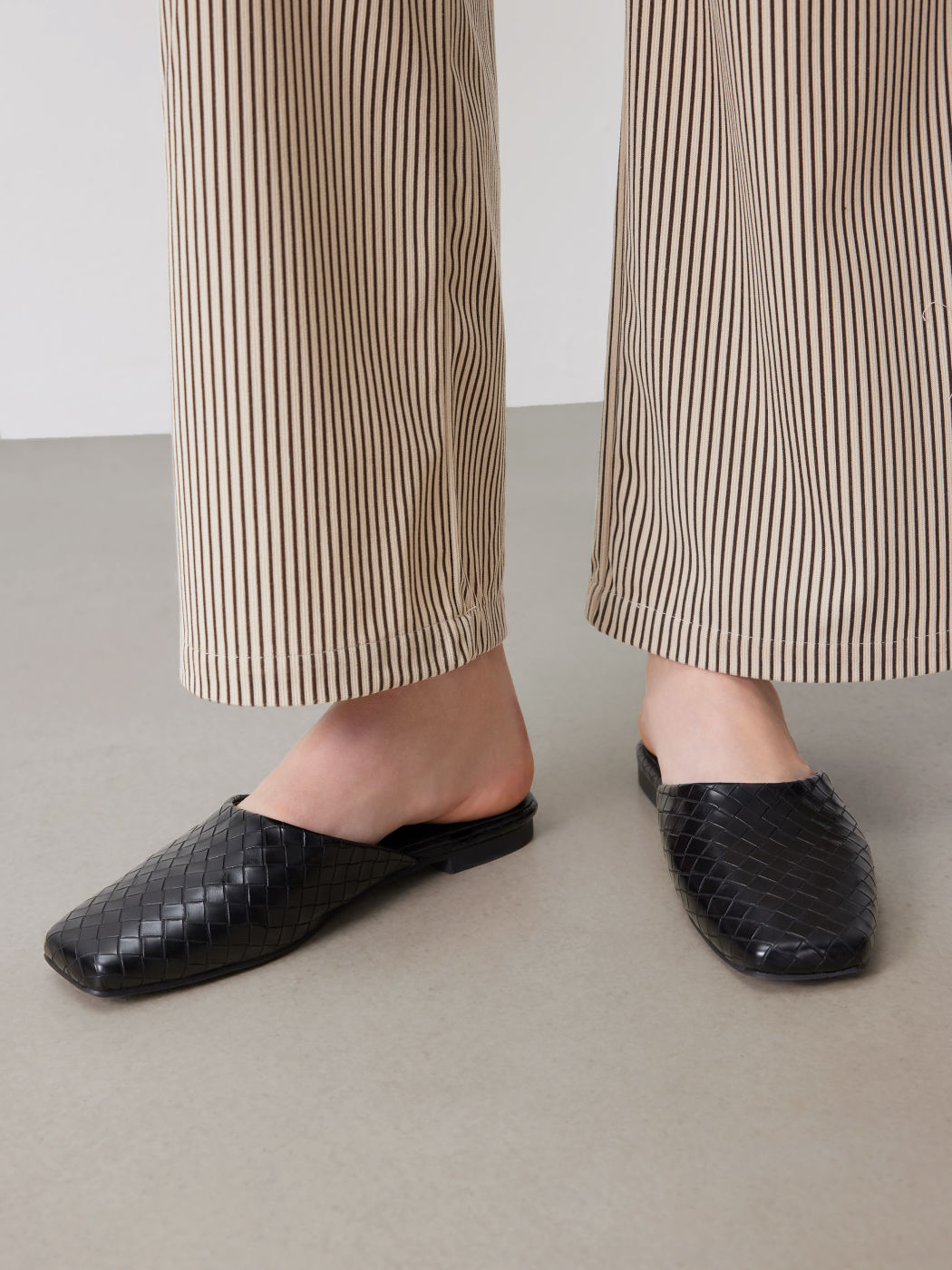 Gewebte Flache Schuhe mit Quadratischer Spitze