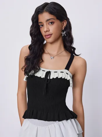 Knit Contrasting Binding Knotted Crop Top